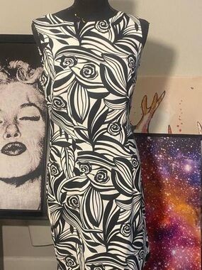 Graphic Black and White Floral Sheath Dress